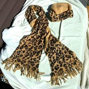 Leapord scarf and hat set